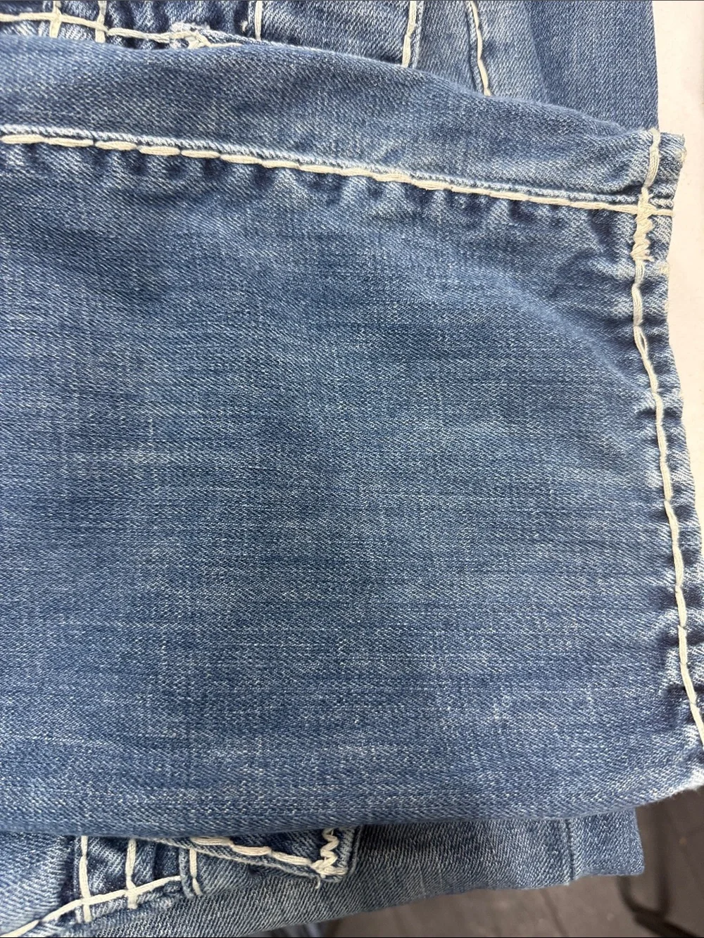 True Religion Men's Medium Blue Denim Jeans